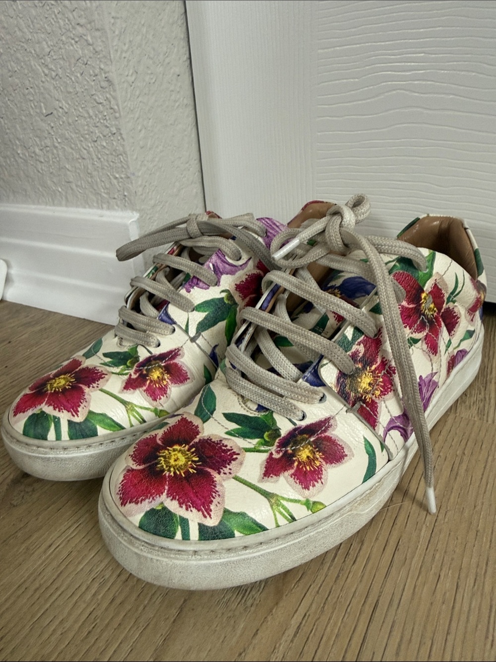 Salvatore Ferragamo 'Fasano' Floral Ivory Leather Sneaker sz 6C